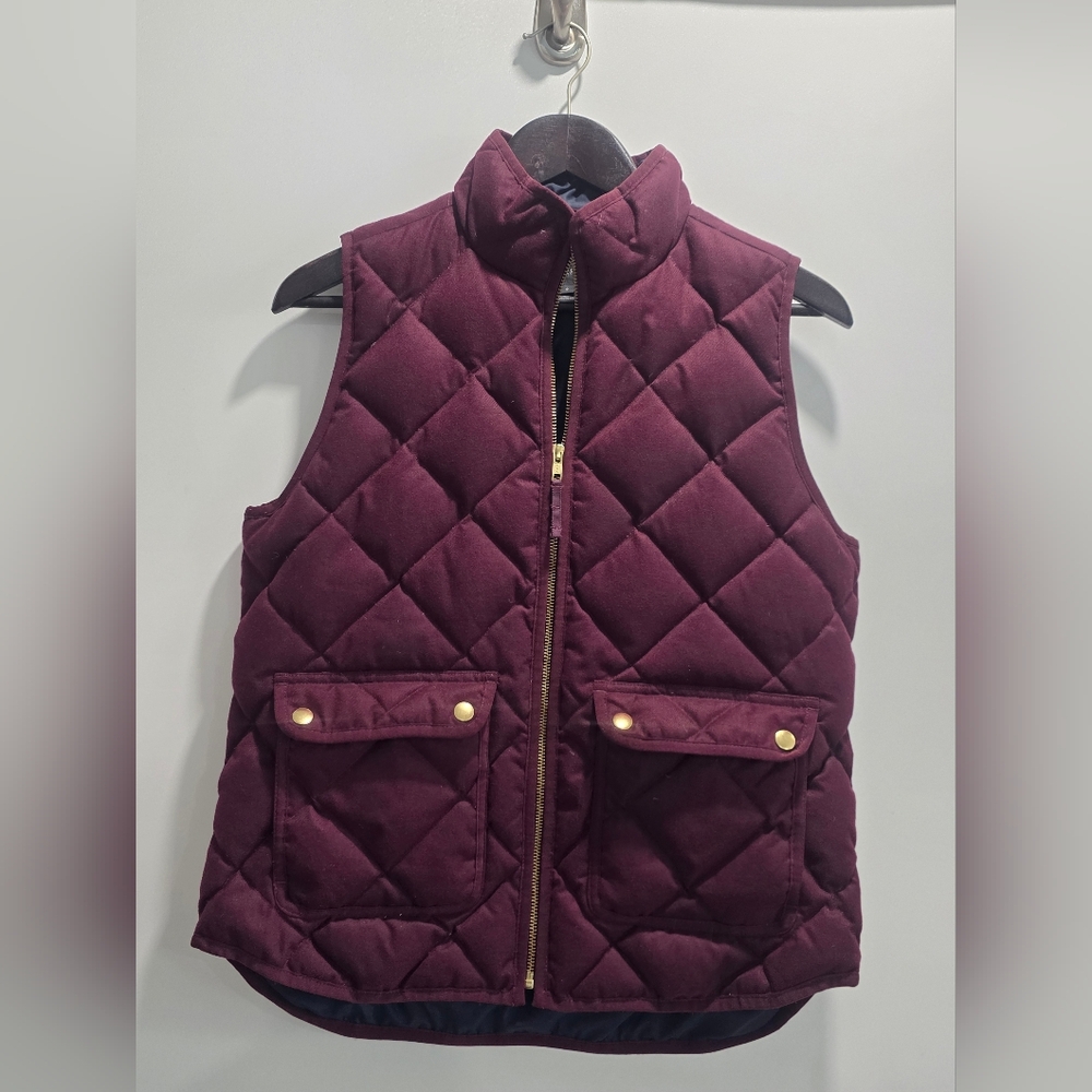 J CREW WOMEN'S MAROON QUILTED PUFFER ZIPPER VEST: SIZE SMALL- VERY CLEAN!